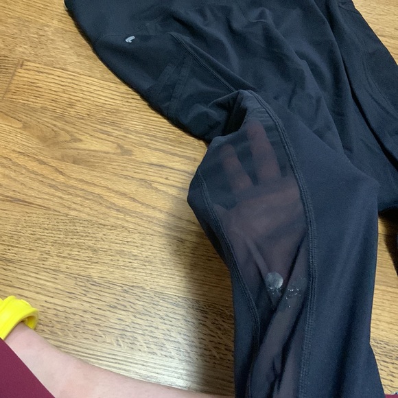 Fabletics 2 pairs of leggings - Picture 7 of 8
